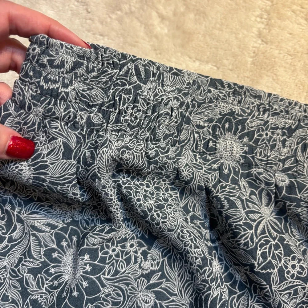 LOFT Mini Skirt Small Blue Grey Floral pattern in White Boho Lined Smocked Waist - Picture 6 of 13